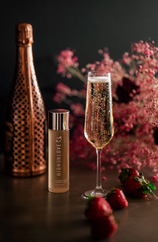 Sensual Massage Oil - Strawberries & Champagne, 4 oz