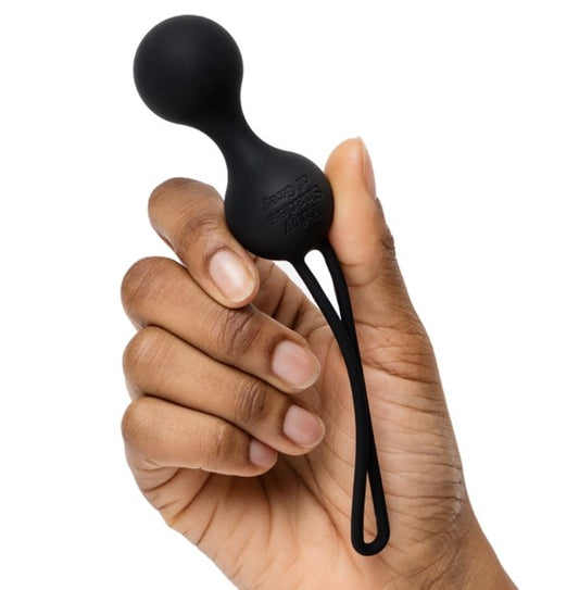 Fifty Shades of Grey X Womanizer Desire Blooms Kit-Black